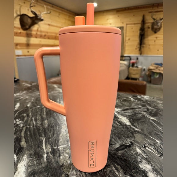 Brümate Era 40oz Guava - Picture 1 of 7